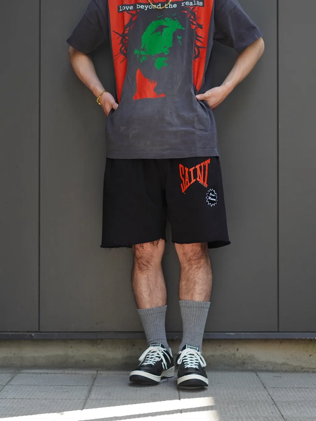 SAINT Mxxxxxx 'SAINT' SWEAT SHORTS/GRY/BLK embroidered SAINT LOGO basic shorts, distressed gray/washed black S-XL, four needles and six threads throughout, produced by a major domestic factory, imported Tajima machine embroidery, washed and distressed, original version